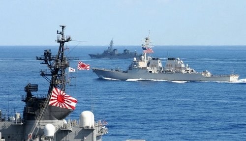 Hải quân Mỹ và Lực lượng Phòng vệ Biển Nhật Bản tiến hành diễn tập liên hợp.